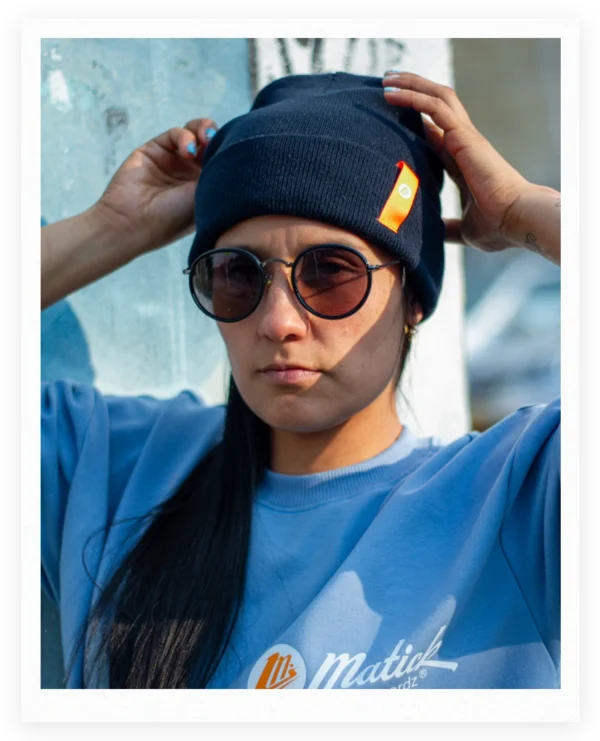 Gorro color azul Noche con cinta en color Naranja