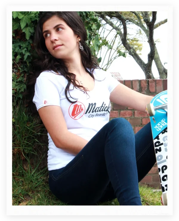 Blusa de moda elaborada en algodón 100% y estampado en serigrafía