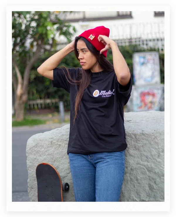 Gorro color rojo carmin