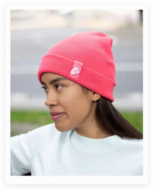 Gorro color rojo sandía
